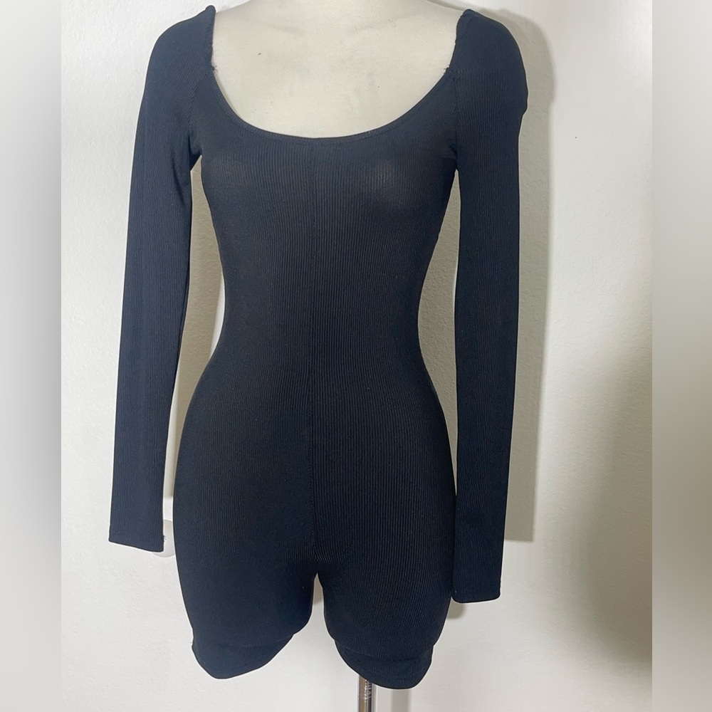 Black Long Sleeve Bodysuit ribbed women’s small on\off shoulder romper strechy